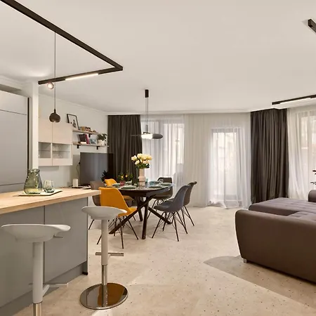 Paris Garden Boutique Apartament *